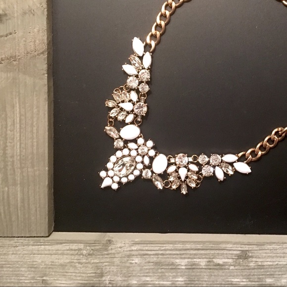 Jewelry - White Jeweled Fashion Necklace.